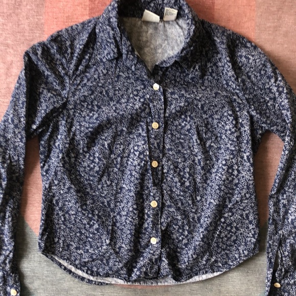 SOLD Gap Dainty Floral Button Down Cotton Long Sleeve - Picture 11 of 13